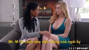 Người phụ nữ nhà bên quyến rũ