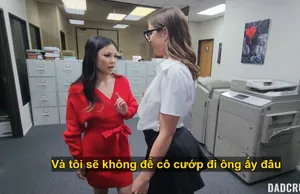 Phú bà giàu có lại trở thành gái gọi cao cấp sau một lần bị chuốc thuốc mê