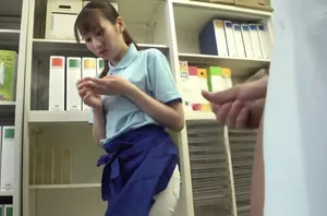 Vật lý trị liệu cho lồn em Karen Yuzuriha vú to